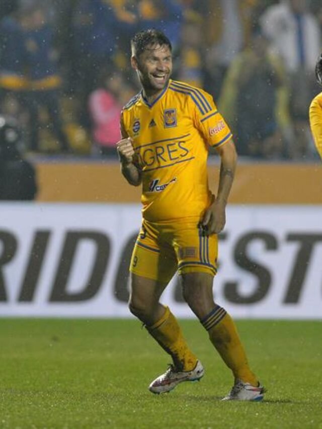 cropped-988100051-rafael-sobis-comemora-gol-pelo-tigres.jpg