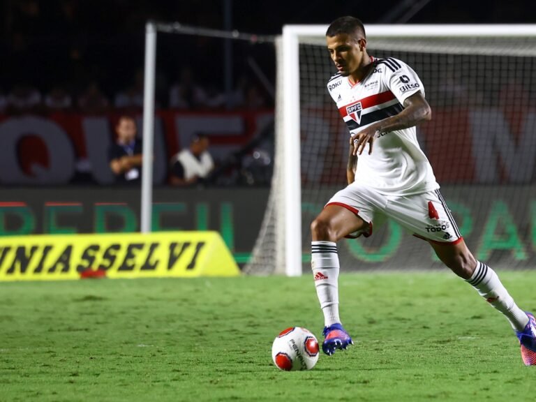Diego Costa lamenta pontos perdidos pelo São Paulo
