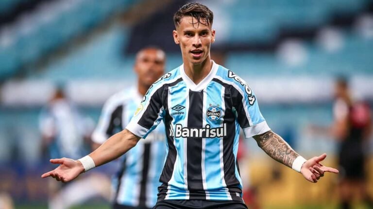 Grêmio divulga parecer de Ferreira e atleta se submeterá à cirurgia