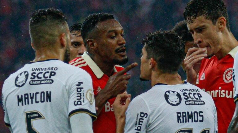 Corinthians perder pontos no Brasileirão por possível racismo de Rafael Ramos