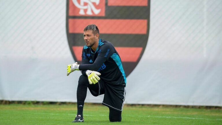 Após atrito com Paulo Sousa, Diego Alves terá reunião com Braz e Spindel