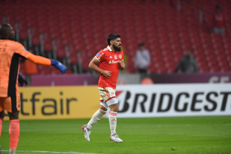 Inter tem dois jogadores pendurados na partida contra 9 de Octubre