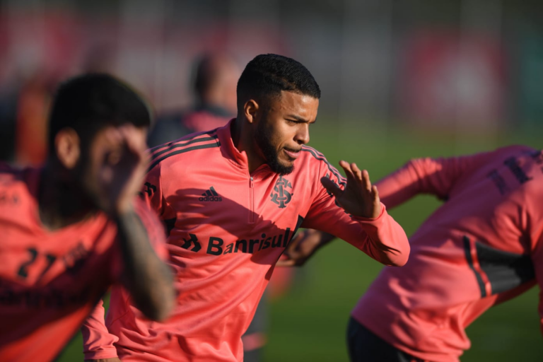 Veja provável escalação do Internacional contra o 9 de Octubre