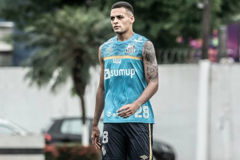 Barcelona prepara investida pelo zagueiro Kaiky, do Santos