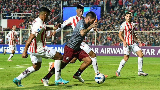 Postura do Fluminense gera repercussão na imprensa argentina: “Não lembra uma equipe brasileira”