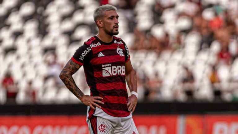 Ex-jogador diz que Arrascaeta é melhor que craque do Real Madrid