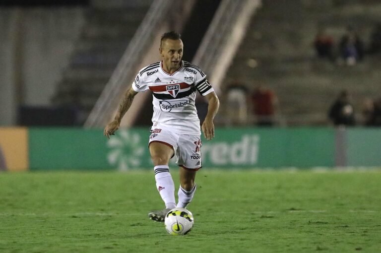Rafinha diz que São Paulo poderia ter vencido o Atlético-MG