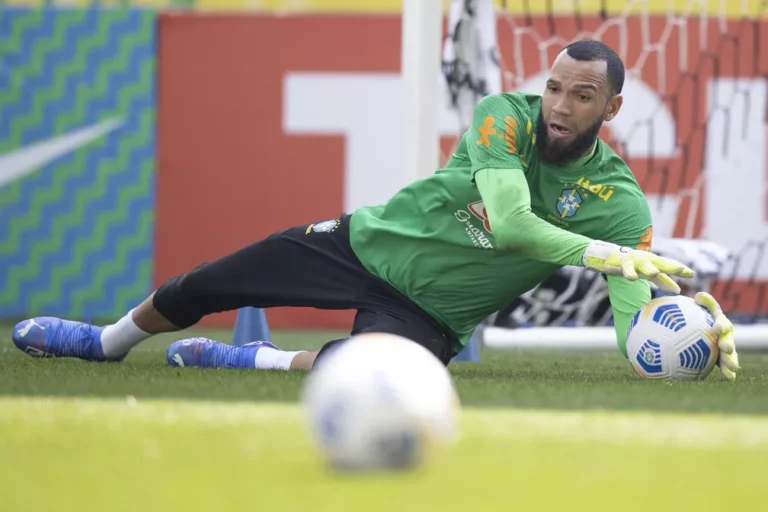 De olho nas vagas, Éverson fala sobre sonho de ir para a Copa do Mundo de 2022