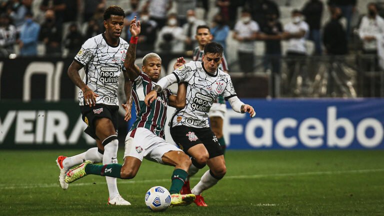 Fluminense deve enfrentar Corinthians “reserva” no sábado; entenda