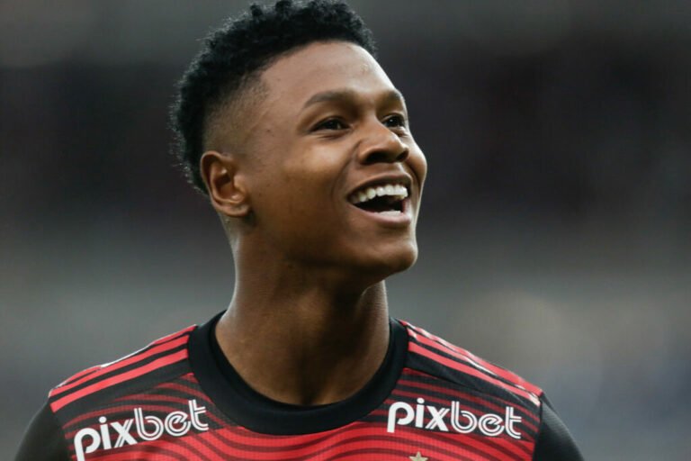 Recuperado de lesão, Matheus França voltará a ser relacionado pelo Flamengo