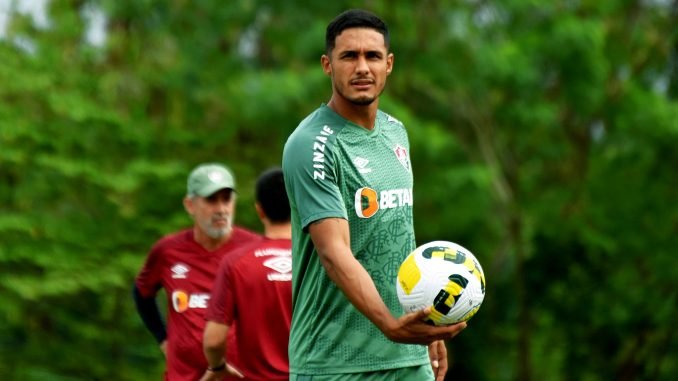 Cris Silva e Felipe Melo desfalcam o Fluminense contra o América-MG
