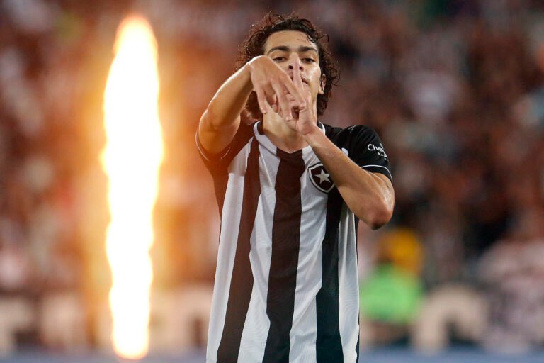 Real Madrid prepara investida por Matheus Nascimento, do Botafogo