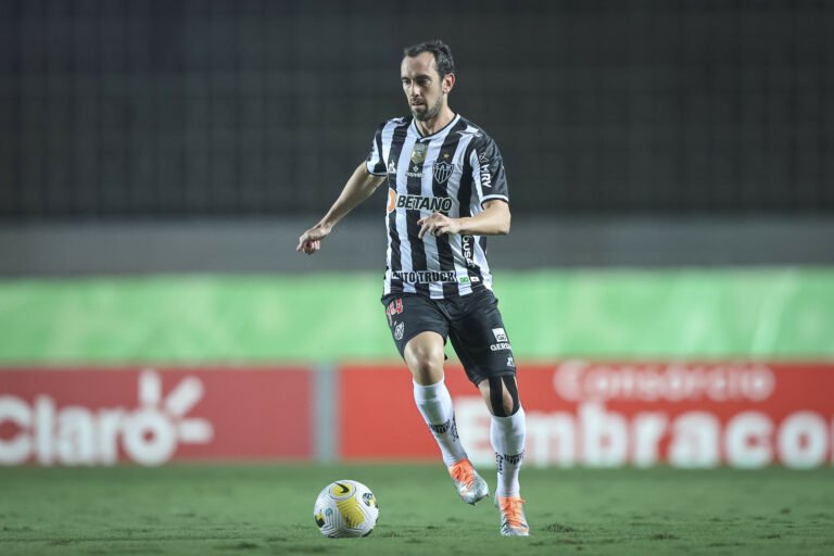 Godín deve se reunir com Atlético-MG para rescindir seu contrato