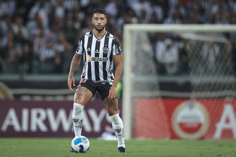 Nathan Silva compara os trabalhos de Cuca e Turco Mohamed, e comenta diferenças