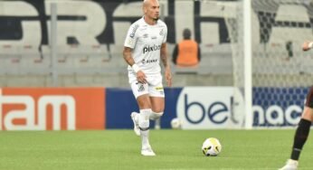 Maicon sai de campo com dores e é dúvida contra o Internacional
