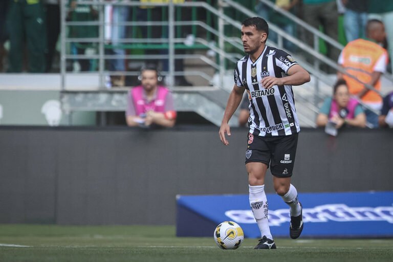 Abel Ferreira critica liberação de Junior Alonso pela Seleção Paraguaia e desfalque de Gustavo Gomez