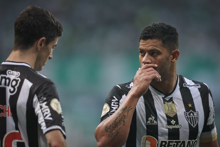 Hulk fala sobre confronto direto contra o Palmeiras e reclama do gramado sintético do Allianz Parque