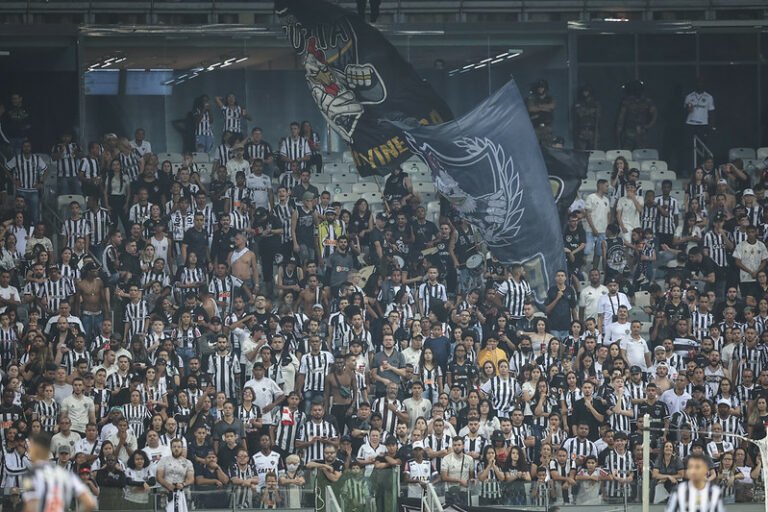 Massa Atleticana recebe elogios de Rodrigo Caetano: “o que a Massa tem feito nos jogos é extremamente elogiável”