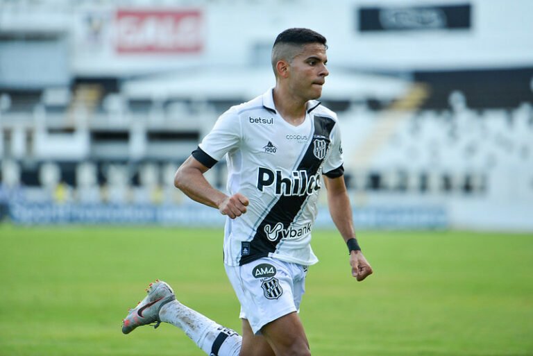 Cruzeiro tem interesse em atacante que estava no futebol português