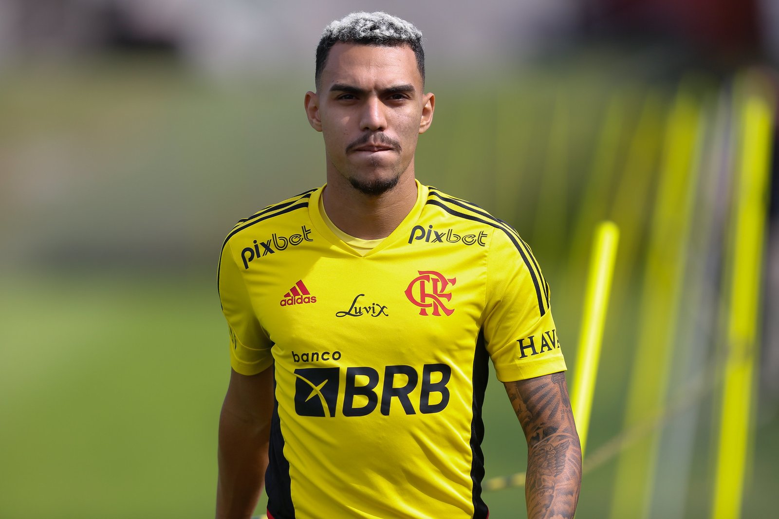 Flamengo tem quatro jogadores pendurados contra o Cuiabá