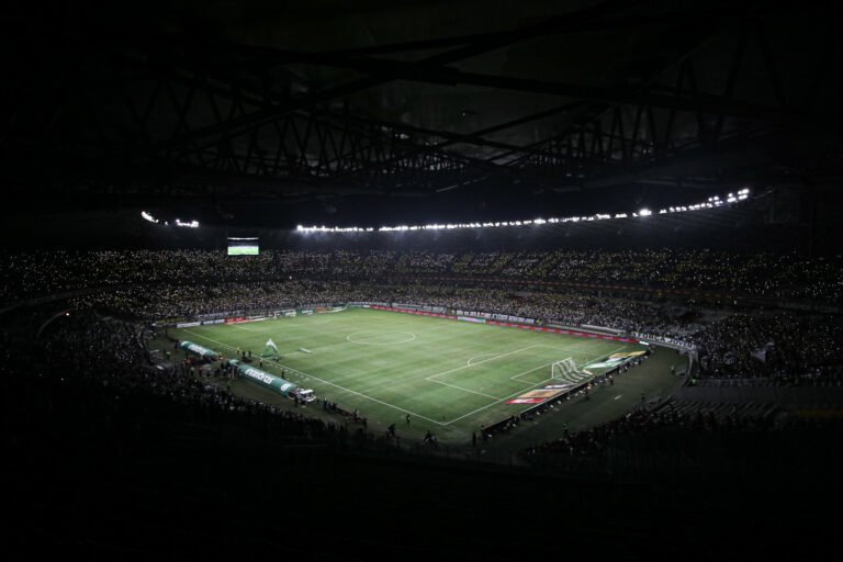 Agora é no Mineirão! Galo define venda de ingressos para jogo de volta contra Emelec