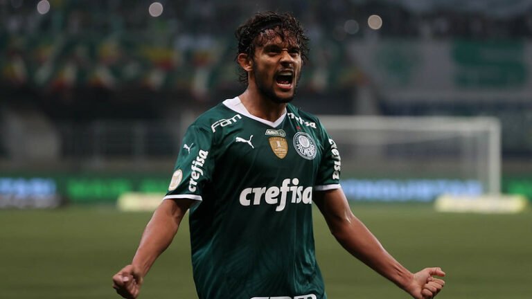 Gustavo Scarpa supera recorde de ídolo do Palmeiras