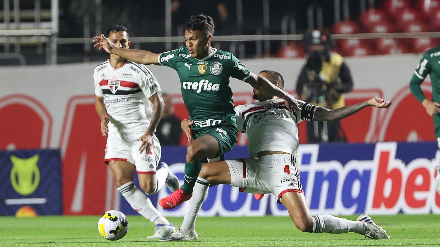 São Paulo e Palmeiras se enfrentando no Morumbi. Foto: Cesar Greco/Palmeiras
