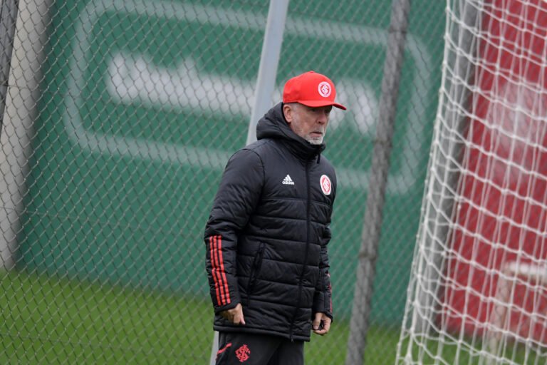 Com novidades, veja provável escalação do Inter diante o Coritiba