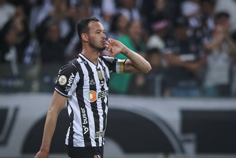 Autor de um dos gols na virada histórica, Réver comenta sobre o jogo ao estilo ‘Galo’ de ser