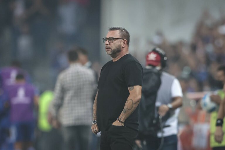 Antonio Mohamed lamenta chances desperdiçadas e fala sobre poucas chances cedidas ao adversário