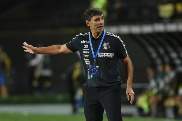 Depois do empate, Bustos espera retornos contra o Flamengo