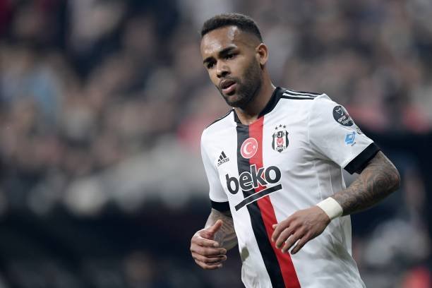 Palmeiras acerta a contratação de Alex Teixeira, diz site turco