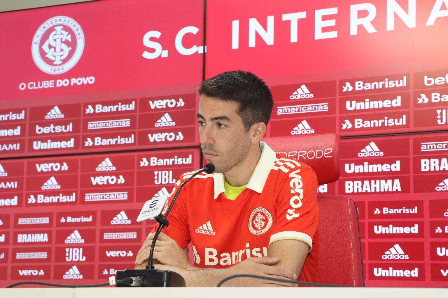 Carlos de Pena gostou do jogo e avalia empate do Inter contra o Santos