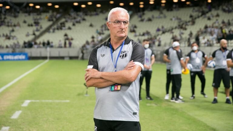 Dorival Júnior tem aceitação interna e ganha força para assumir o Flamengo