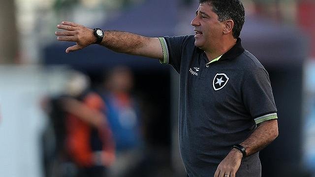 Para enfrentar o Náutico, veja quem comanda o Vasco