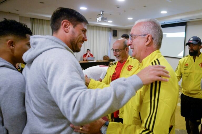 Dorival escolhe Diego Alves como titular diante do Internacional