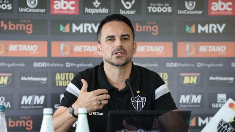 Rodrigo Caetano está próximo de confirmar permanência no Atlético, afirma portal