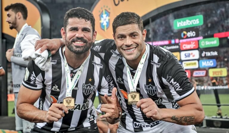 Diego Costa fala sobre ex-companheiros do Atlético e parceria com Hulk