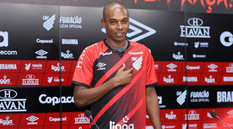 Athletico Paranaense renova contrato de Fernandinho