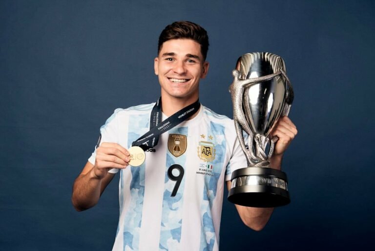 Oferecido pelo City, Julián Álvarez descarta atuar pelo Olympique de Marseille