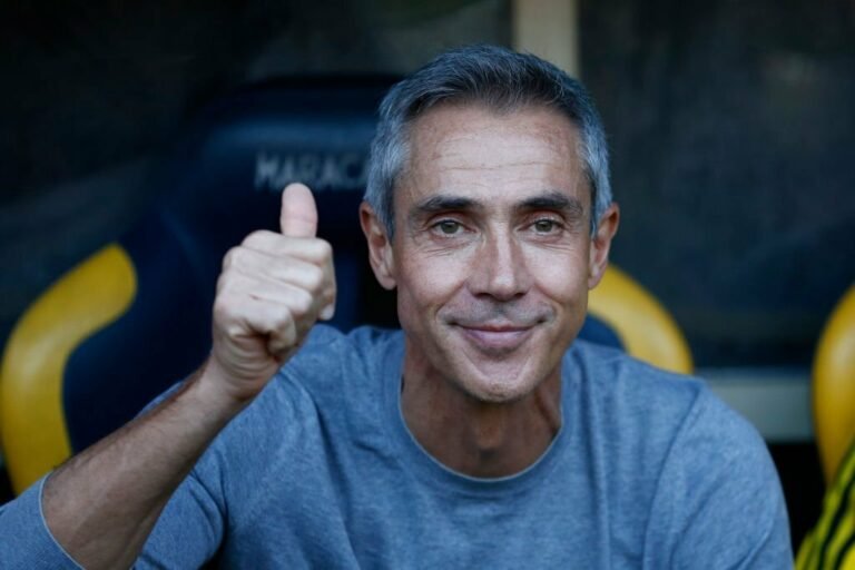 Flamengo comunica ao estafe de Paulo Sousa a demissão do treinador