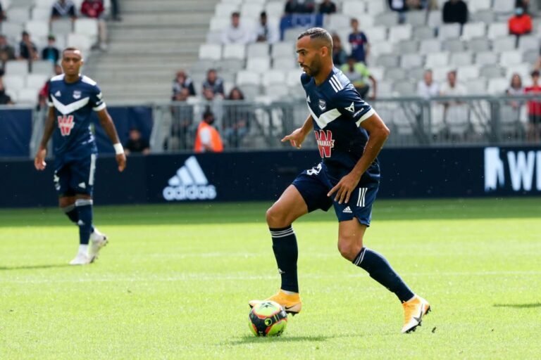 Botafogo negocia a contratação de Fransérgio, volante do Bordeaux