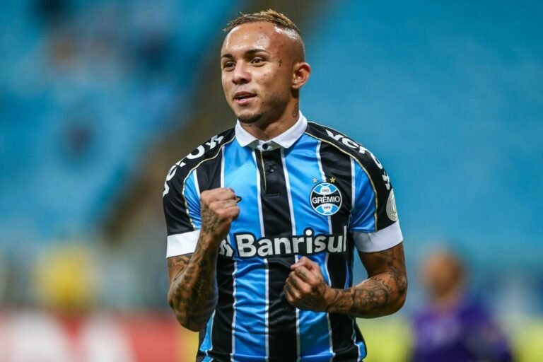 Grêmio e Fortaleza faturam com venda de Everton Cebolinha ao Flamengo