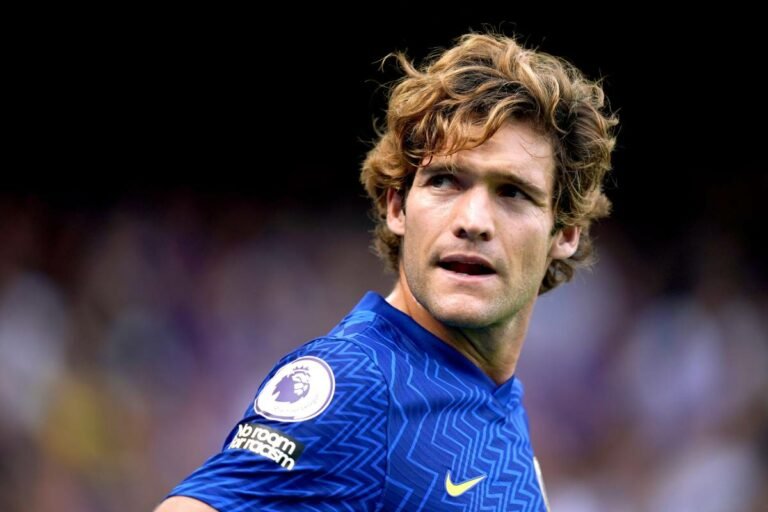 Marcos Alonso reafirma desejo de sair do Chelsea e assinar com Barcelona