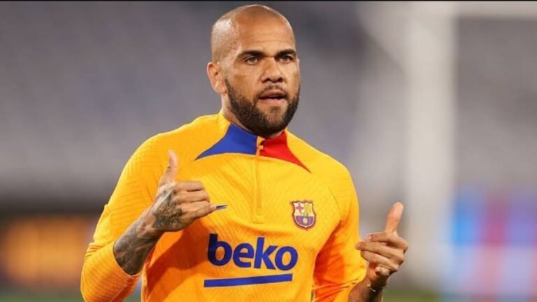 Barcelona cogita desistir da renovação de Daniel Alves