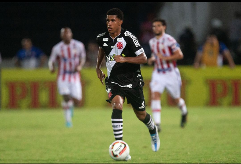 PSG se junta a Barcelona na corrida por joia do Vasco