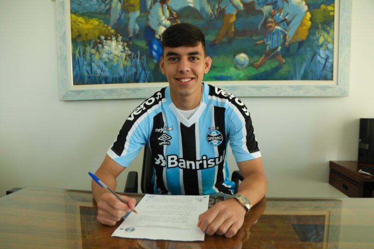 Grêmio investe na base e contrata jovem argentino