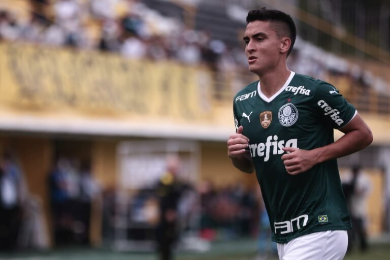 Com ausência de Zé Rafael, Atuesta ganha nova chance de conquistar espaço no Palmeiras