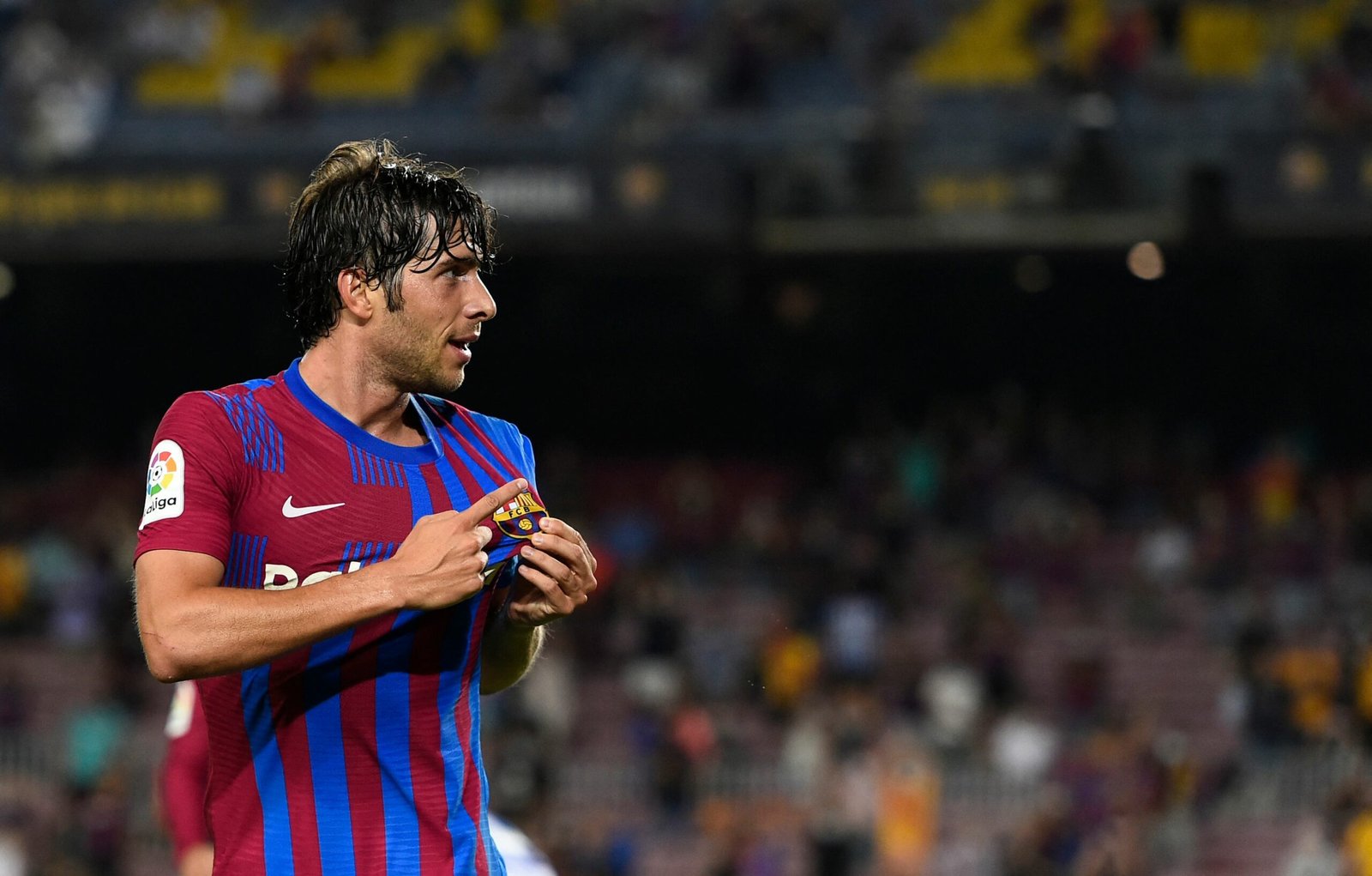 Barcelona anuncia renovação de Sergi Roberto