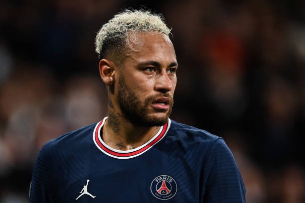 Após fazer sondagem, Santos leva “não” do pai de Neymar sobre saída do filho do PSG